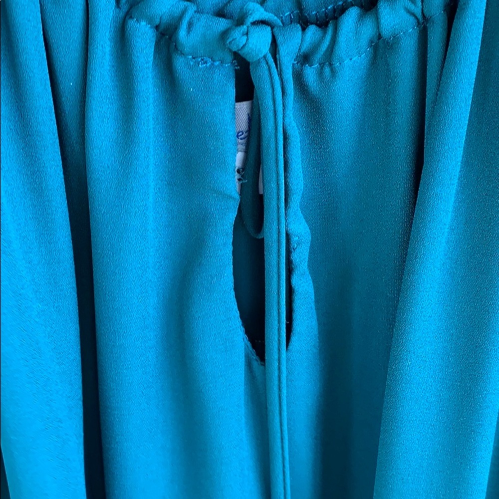 blouse - Picture 2 of 3